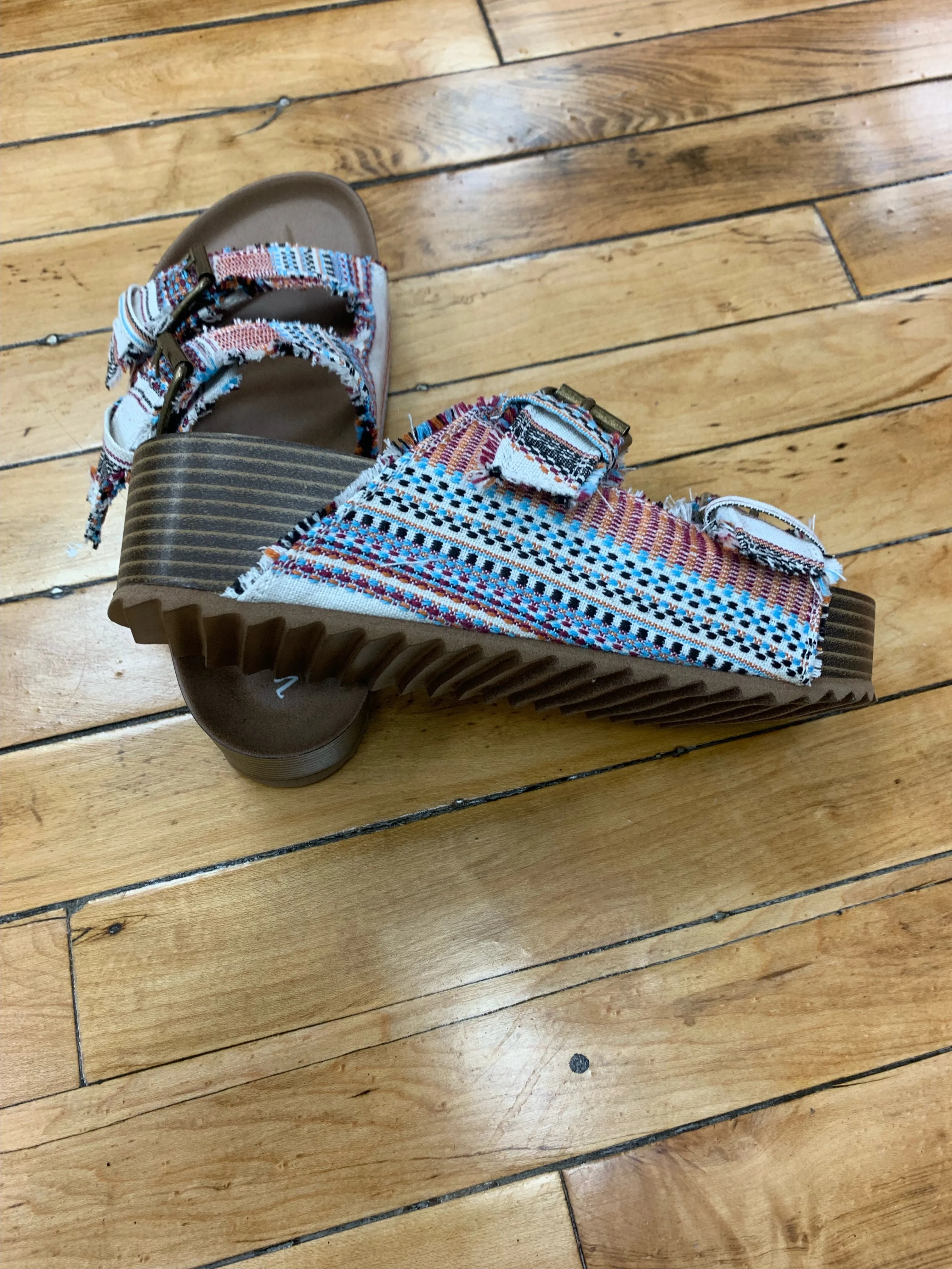 Wanderer Sandal - Cream/Multi